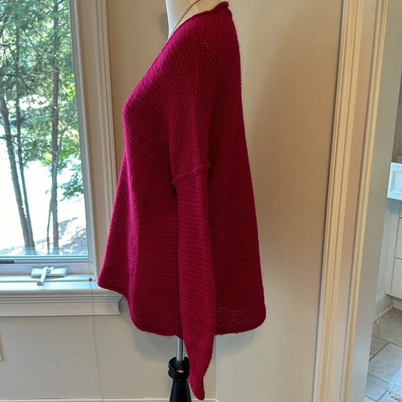 Free People - GORGEOUS Berry Drop Shoulder Tunic Sweater, Deep V, XS, Oversized - Picture 3 of 7